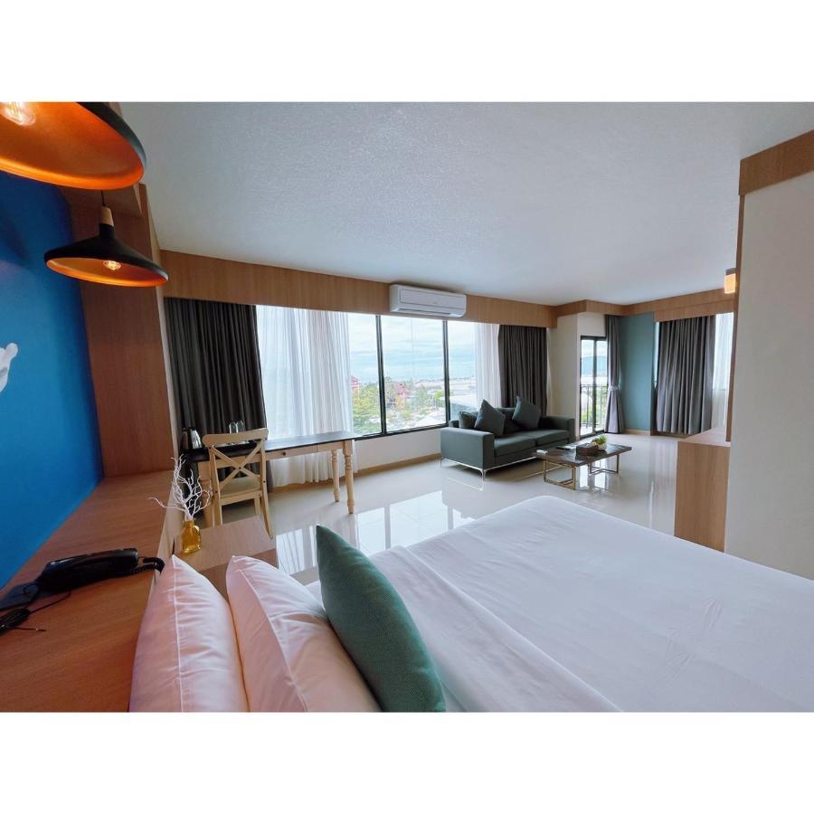 The Sixteenth Naiyang Beach Hotel Sha Plus Nai Yang Beach Buitenkant foto