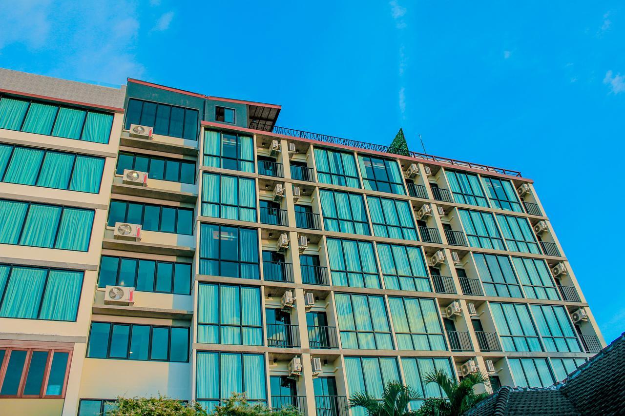 The Sixteenth Naiyang Beach Hotel Sha Plus Nai Yang Beach Buitenkant foto