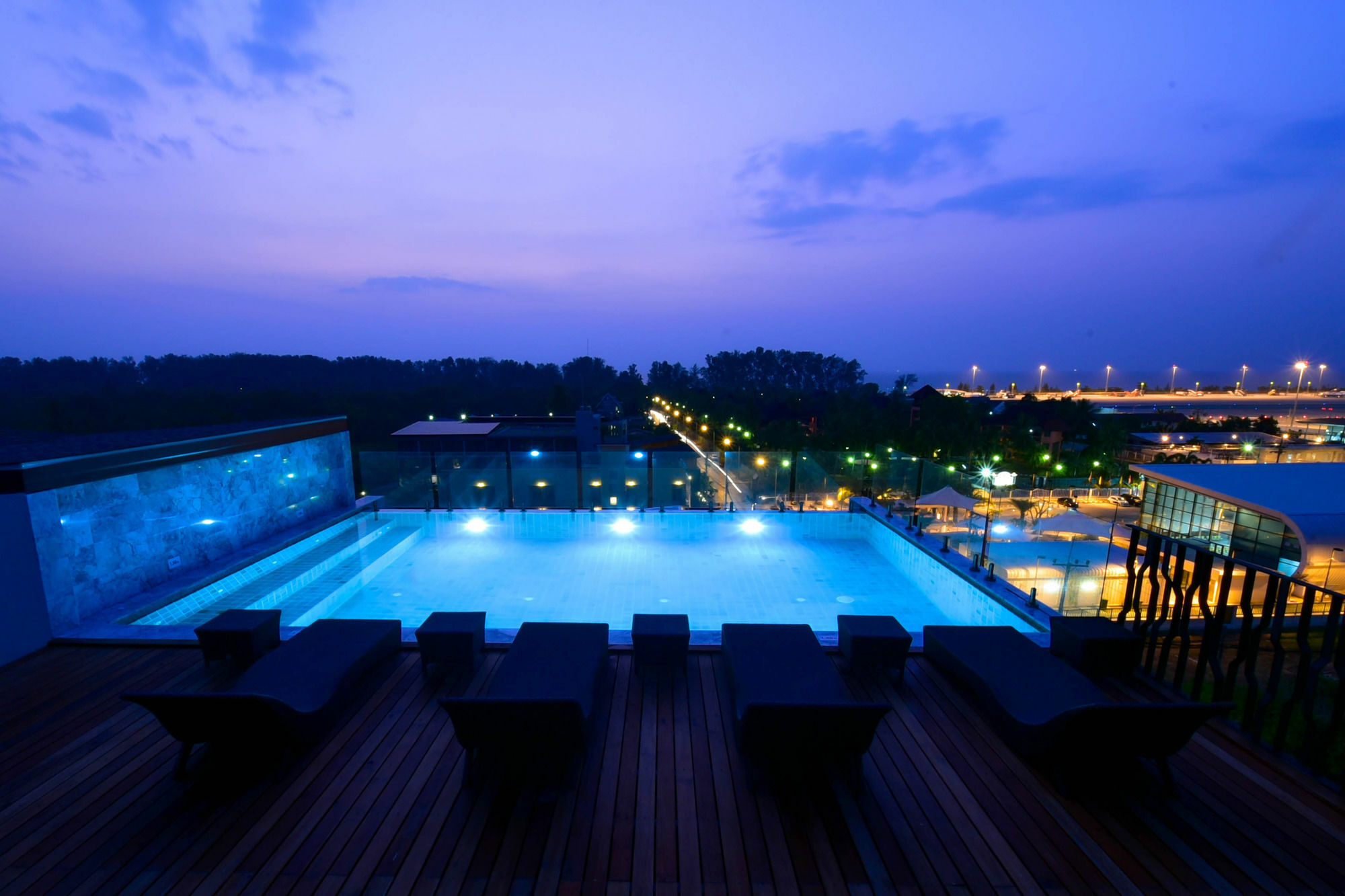 The Sixteenth Naiyang Beach Hotel Sha Plus Nai Yang Beach Buitenkant foto